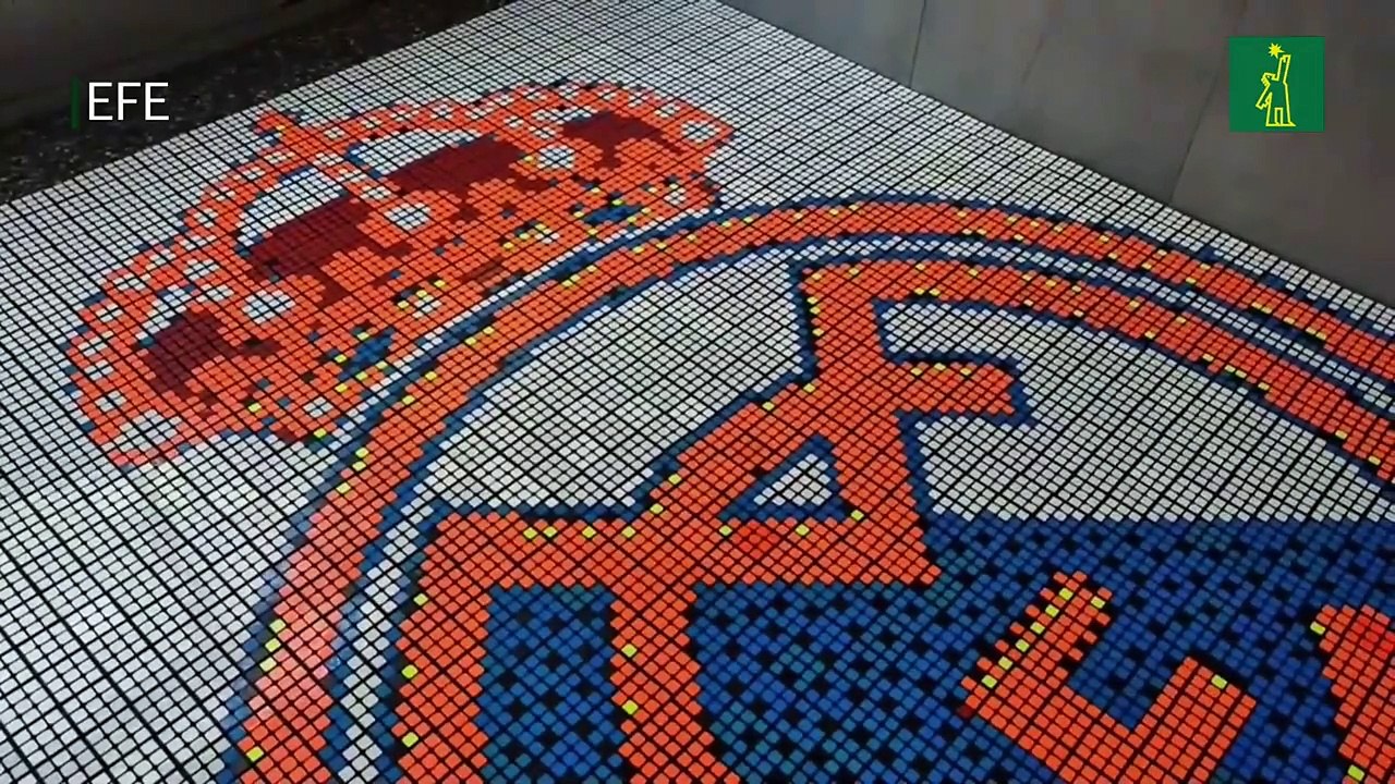 Un escudo formado por 1.960 cubos Rubik celebra la Decimoquinta de Real Madrid en Uruguay