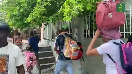 Familias abandonan la capital haitiana tras ola de violencia y tiroteos