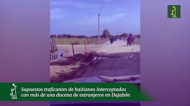 Supuestos traficantes de haitianos interceptados con más de una docena de extranjeros en Dajabón