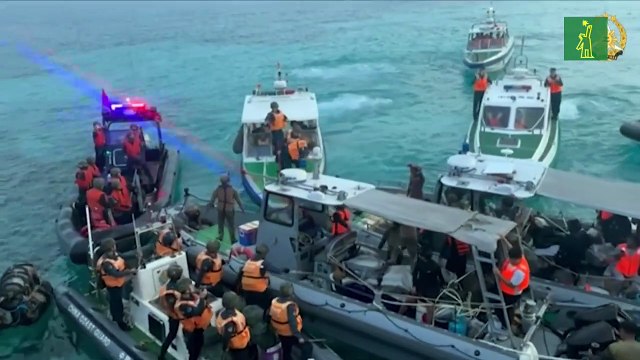 Marineros chinos usan hacha, cuchillos y palos en disputa con barcos filipinos
