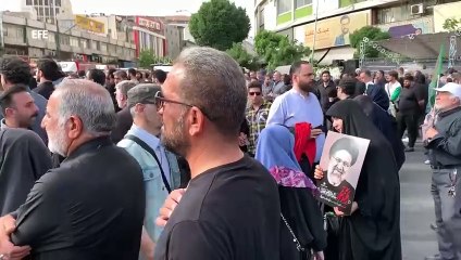Miles de iraníes homenajean al fallecido presidente Ebrahim Raisí en las calles del país