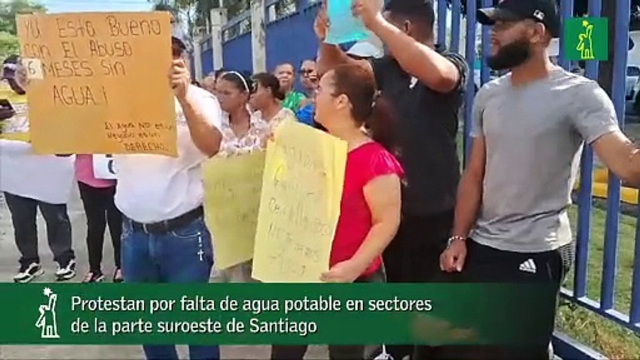 Protestan por falta de agua potable en sectores de la parte suroeste de Santiago
