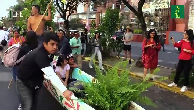 El pueblo waorani marcha para exigir el cierre de la explotación petrolera en el Yasuní, en Ecuador.mp4