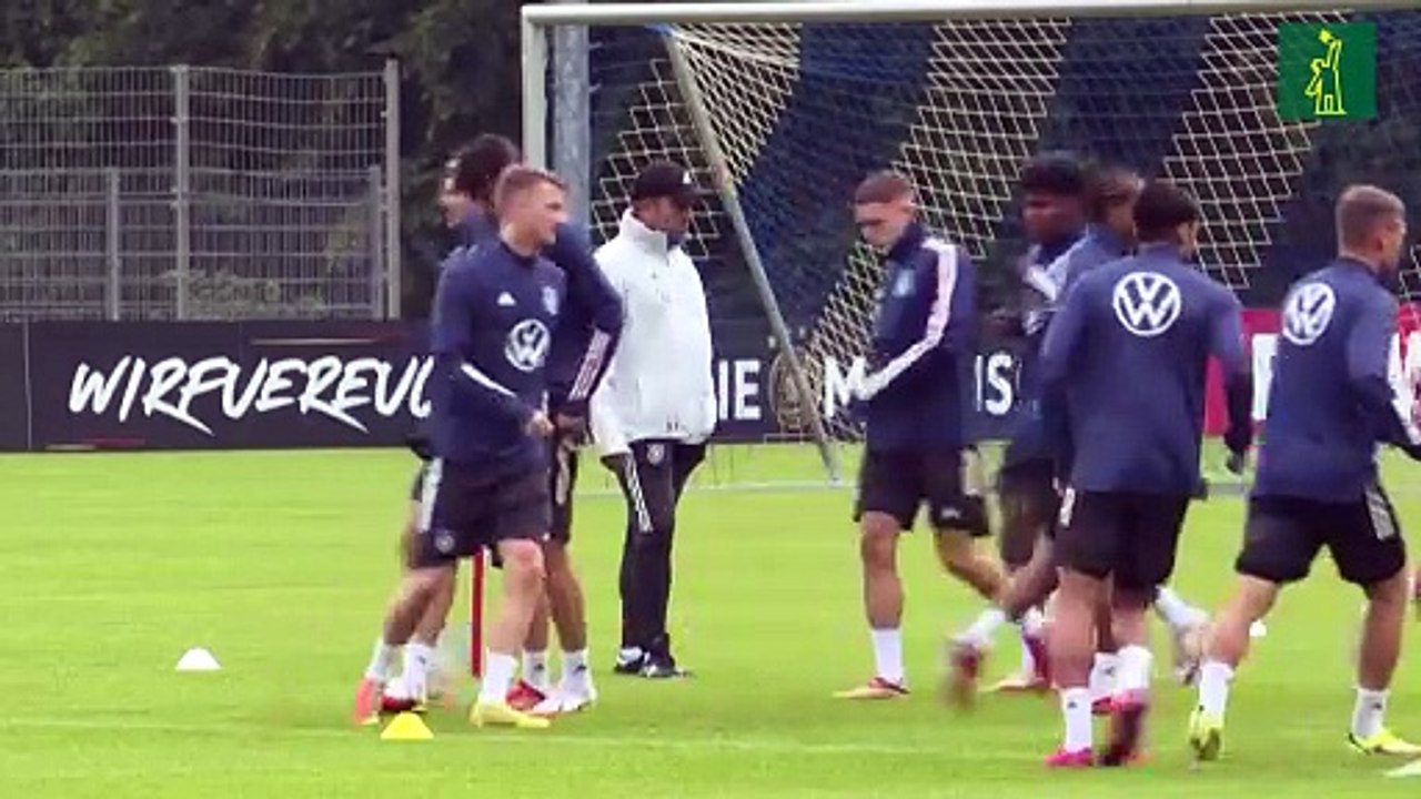 El Barça confía a Hansi Flick la era 'pos-Xavi'