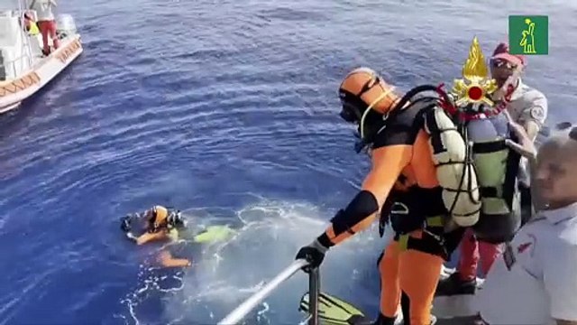 Un muerto y seis desaparecidos en el naufragio de un velero en la isla italiana de Sicilia