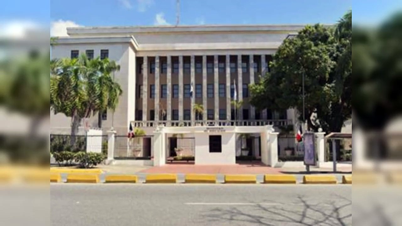 Minerd cancela y sanciona a 32 profesores por "acoso sexual"