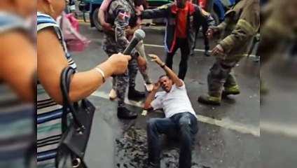 VIDEO| Momento de agresión policial a periodistas en Santiago