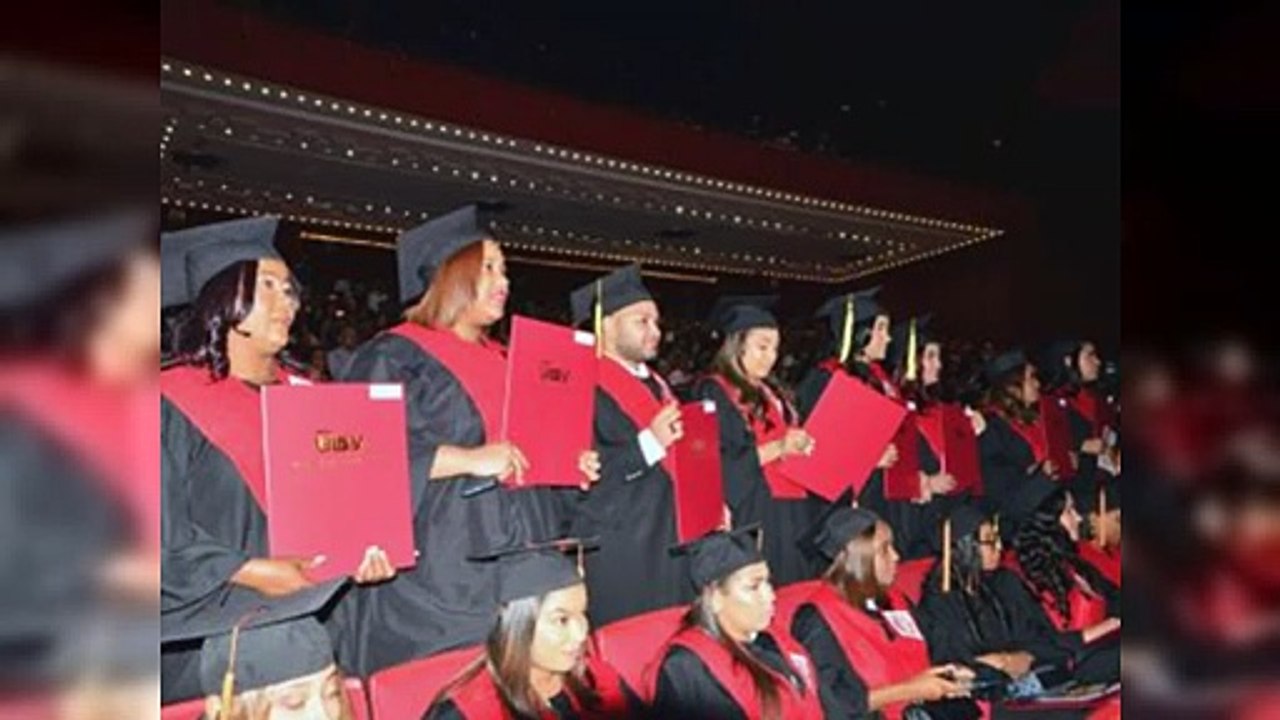 Unev realiza graduación