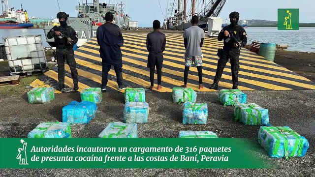 Autoridades incautaron un cargamento de 316 paquetes de presunta cocaína frente a las costas de Baní, Peravia