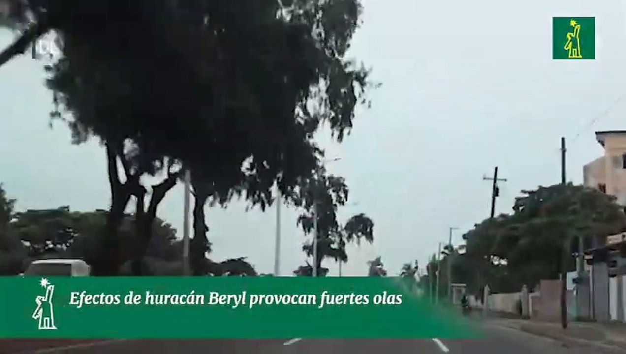 Efectos de huracán Beryl provocan fuertes olas