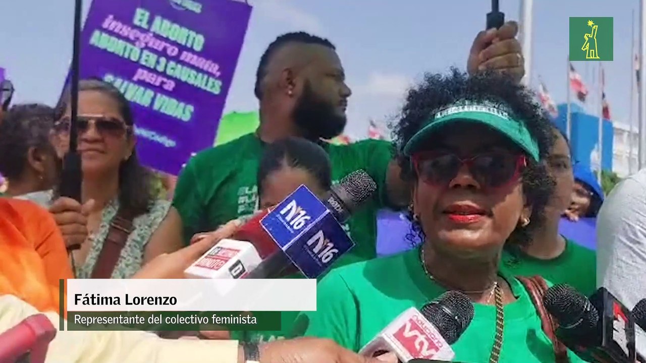 Grupos protestan en el Congreso exigiendo las causales: "¡Ese Código Penal es vergüenza nacional!"
