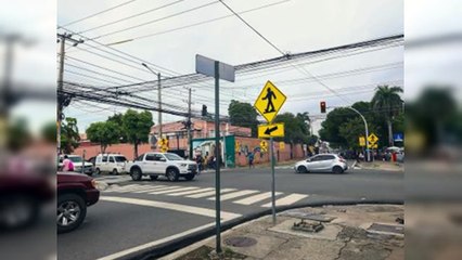 Letreros ilegales en calles y avenidas de Santo Domingo