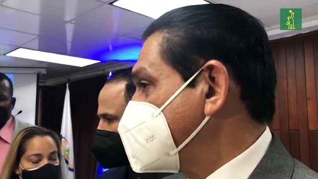 Ministro de Salud anuncia vacunas Pfizer llegan al país entre el viernes y el sábado