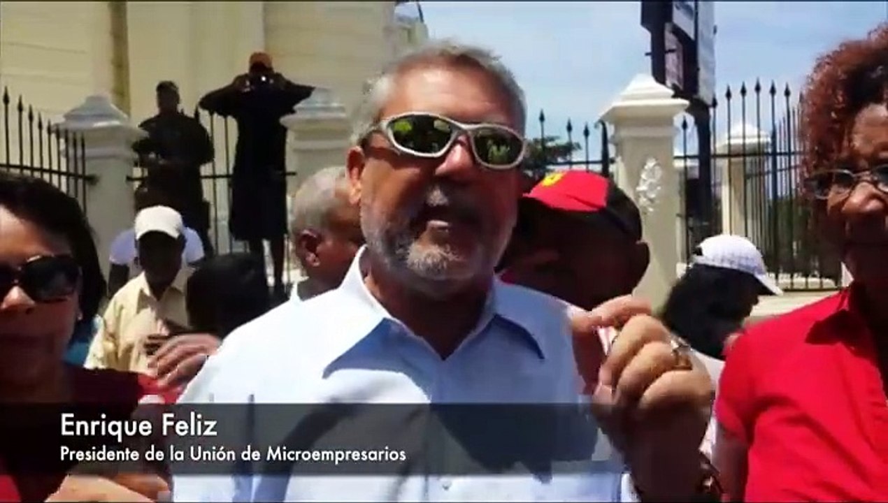 Comerciantes de Boca Chica protestan por apagones