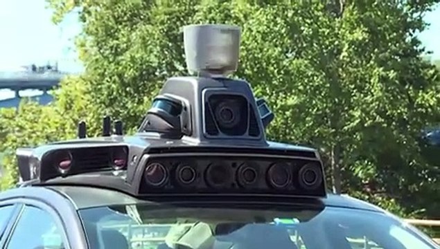 Uber prueba servicio en coches autónomos