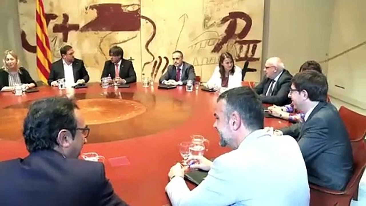 Presidente de Cataluña anuncia referéndum de independencia