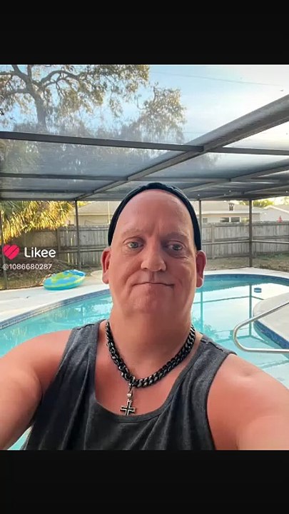 February 21, 2025  this is my new picture. I just took it in the backyard  by the pool  here in Dunedin, Florida ￼￼￼