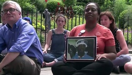 Demócratas ponen fin a protesta anti armas frente al congreso