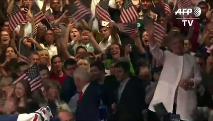 Clinton celebra su nominación presidencial como un “hito”