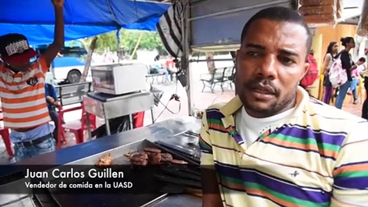 Vendedores en la UASD