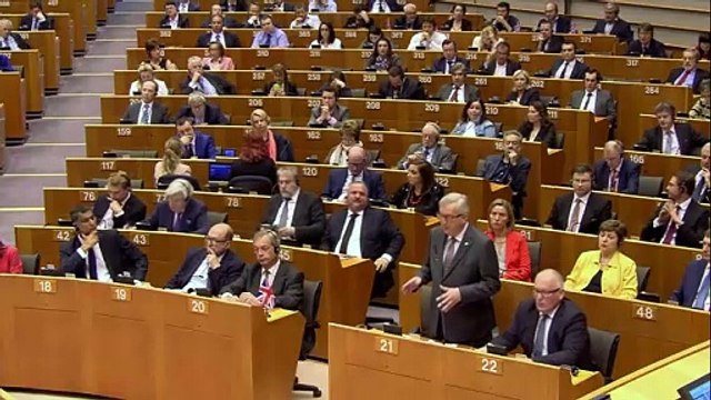 Promotor de Brexit abucheado en Parlamento Europeo
