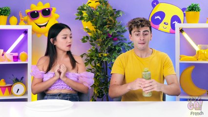 ALIMENTS D'1 SEULE COULEUR POUR 24 H 🍋🍇 Défi Jaune vs Violet ! Goûtez l'AUNEc-en-ciel par 123GO FOOD