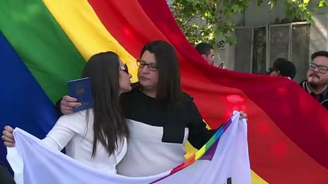 Chile celebra primeras uniones civiles de homosexuales