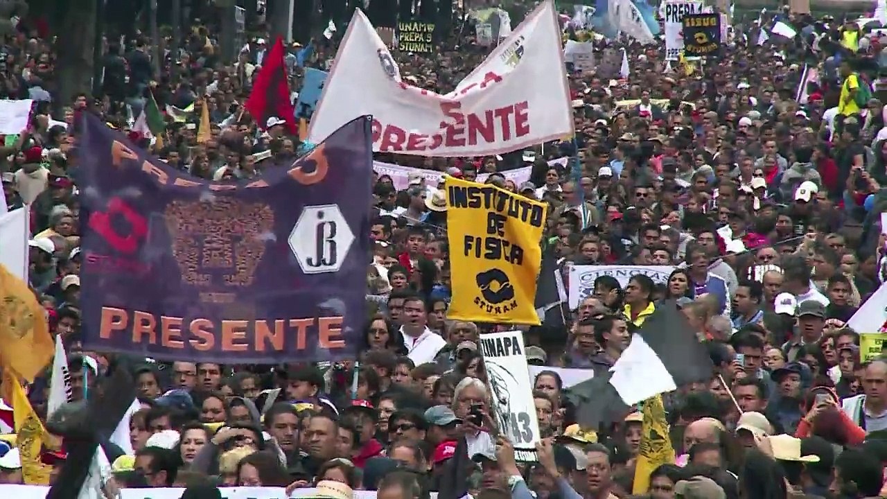 México protesta en el aniversario de Ayotzinapa
