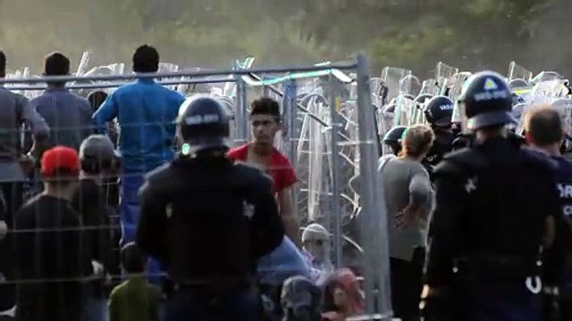 Enfrentamientos en campo de refugiados de Hungría
