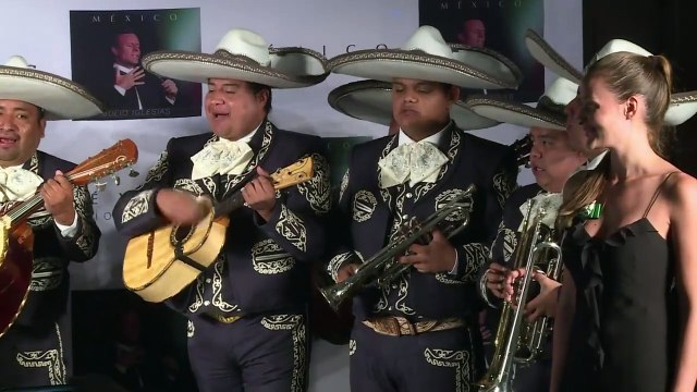 Julio Iglesias se despide de los estudios de grabación