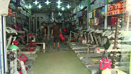 Chalecos salvavidas y clases de natación para viajar a Europa