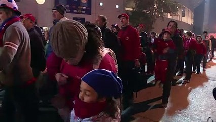 Fanáticos conformes con victoria de la Roja