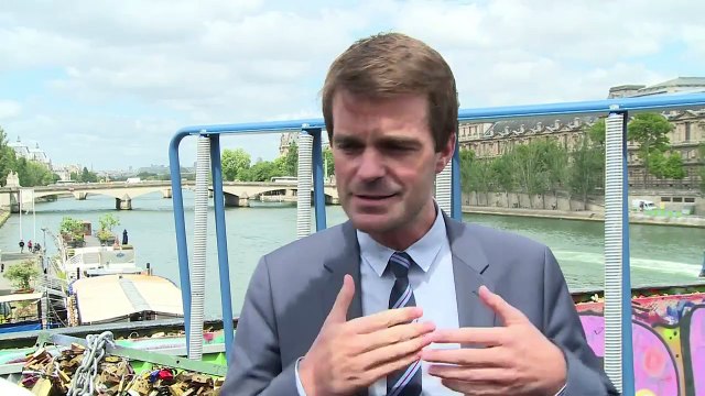 Remueven candados del amor de puente de París