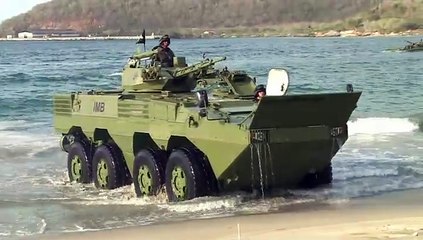 Caracas muestra su poderío militar