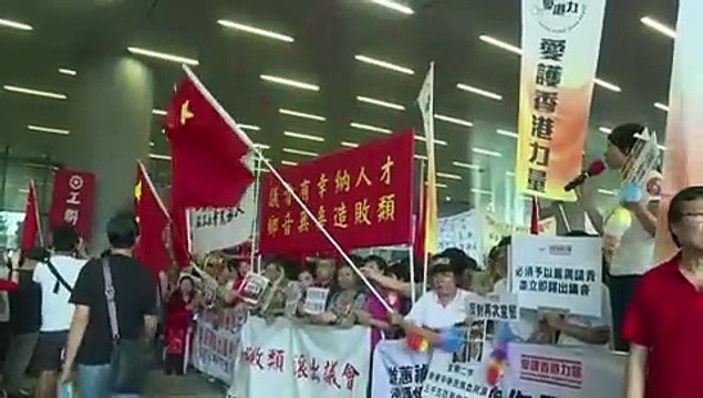 Nuevas escenas de caos en el Parlamento de Hong Kong