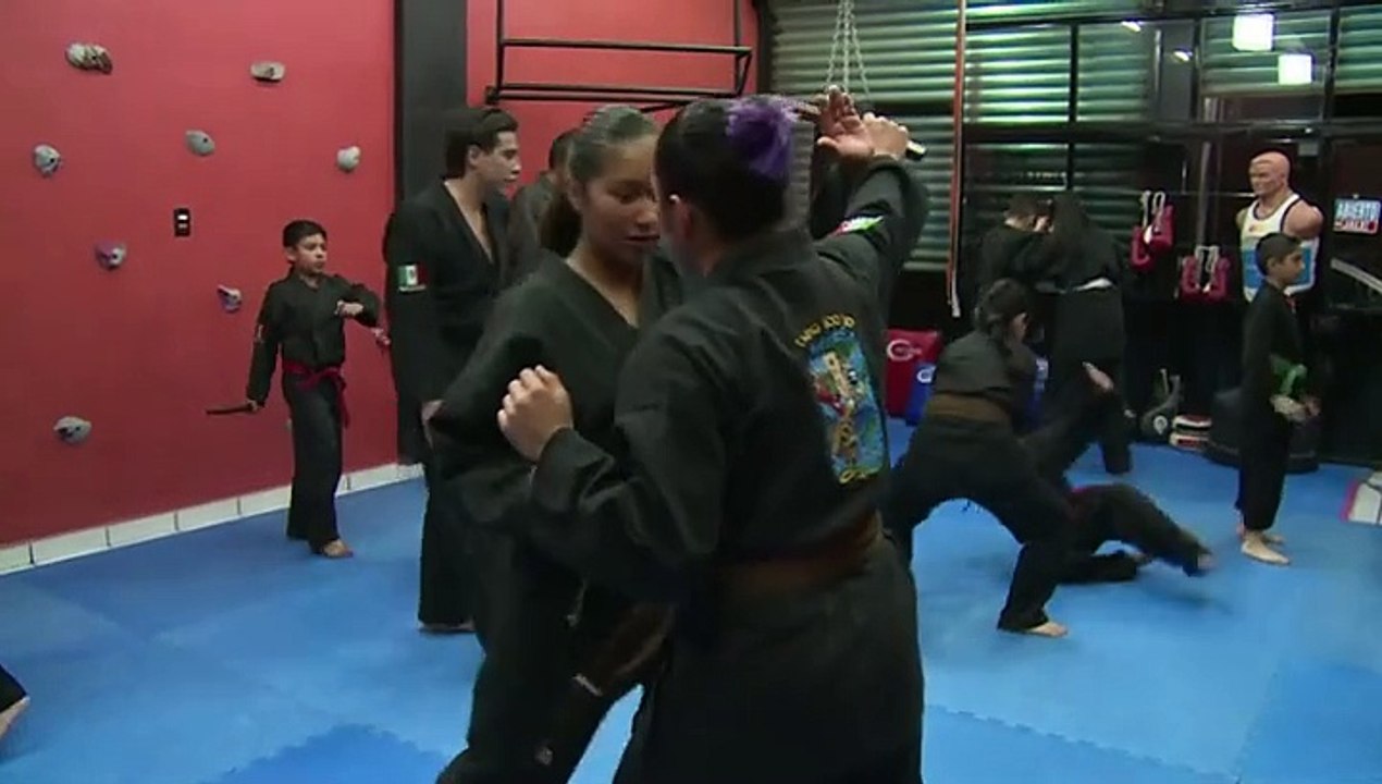 Mujeres mexicanas se preparan para defender su vida