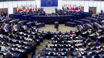 Otorgan premio Sájarov 2016 de DDHH a dos exrehenes del EI