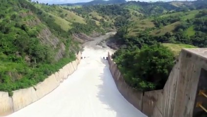 Desfogan presa de Tavera