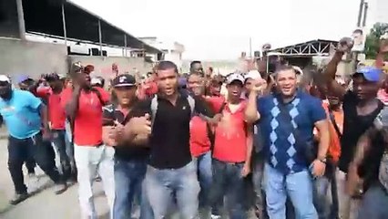 PROTESTA DE LOS EMPLEADOS DE LA EMPRESA COLUSSA RECOLECTORA DE BASURA DE SANTO DOMINGO ESTE.