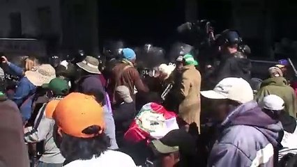 Violenta manifestación de discapacitados en Bolivia