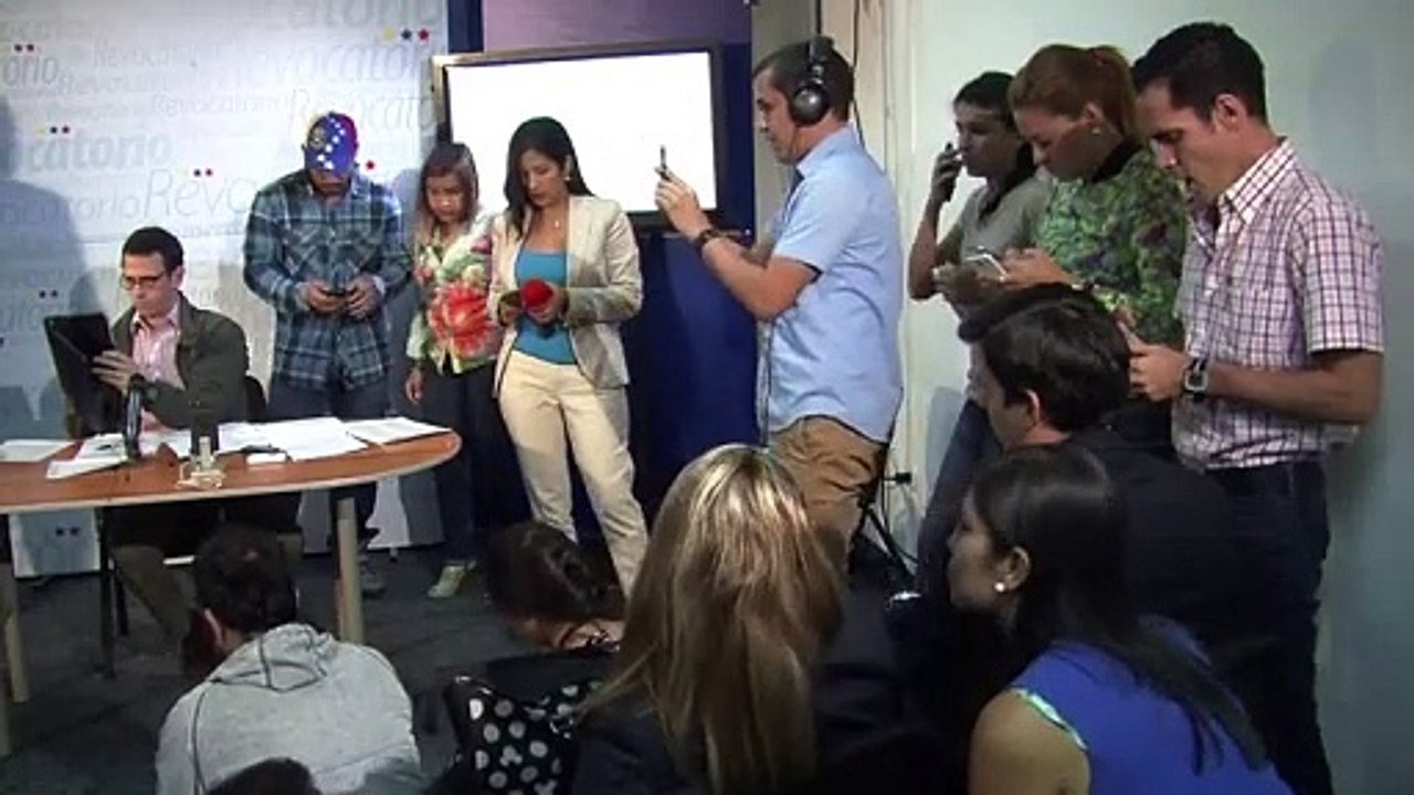 Capriles, a militares venezolanos: O la Constitución o Maduro