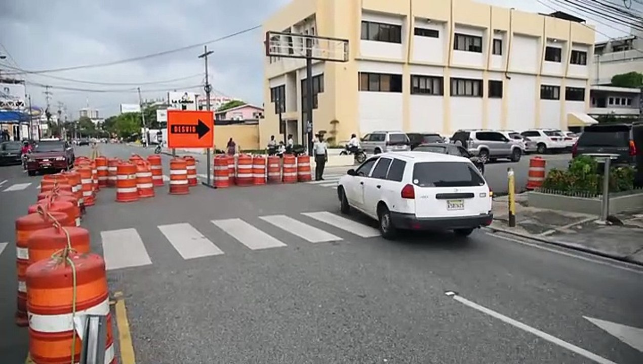 Transito Av. Lope de Vega y Av. Abraham Lincoln