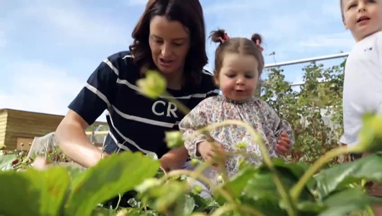 Hobart hospital shuts maternity services leaving expectant mothers without beds