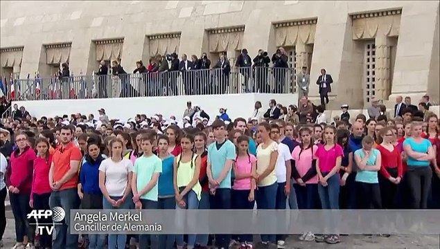 Hollande y Merkel conmemoran centenario de la batalla de Verdún
