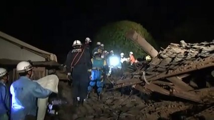 Japón: rescatan bebé de 8 meses de los escombros