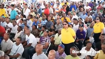 Danilo Medina entrega 2,559 títulos