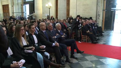 Dimite ministra de Justicia de Francia