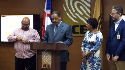 Roberto Rosario rinde reporte sobre cierre de renovación de cédula