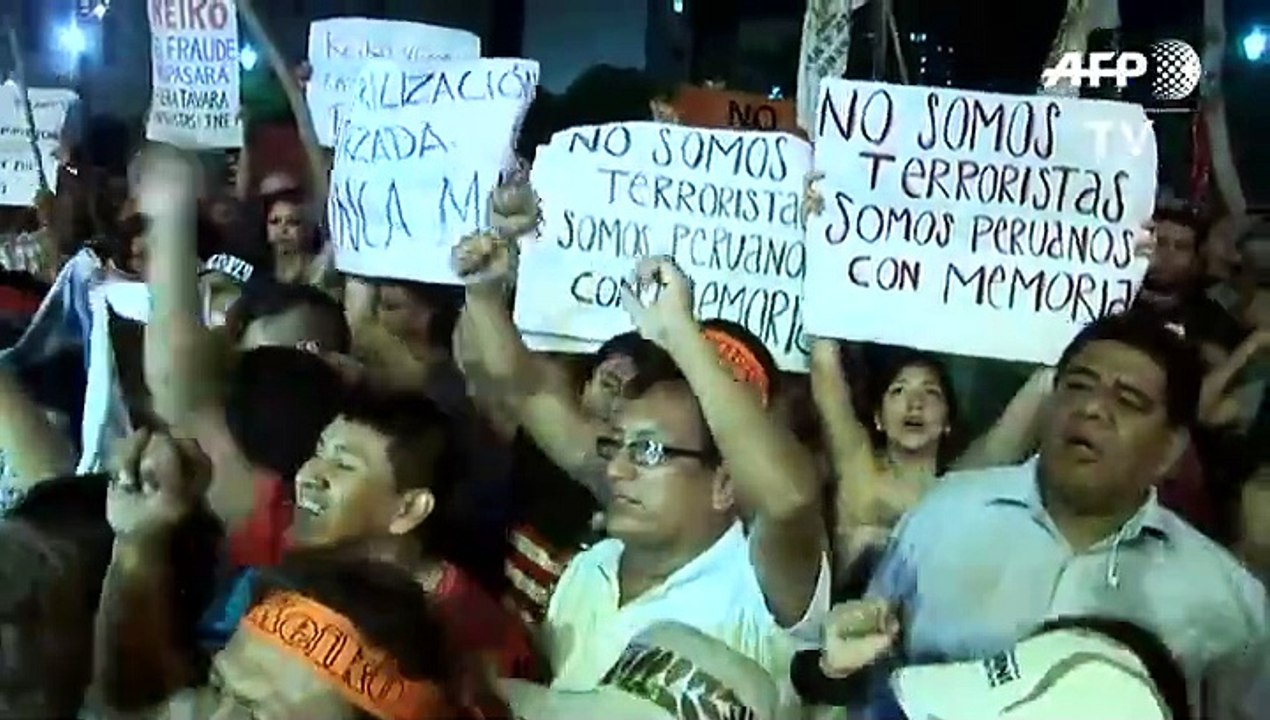 Multitudinaria marcha contra Keiko Fujimori en Perú