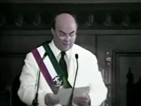 Hipólito Mejía pierde página de discurso en el año 2000